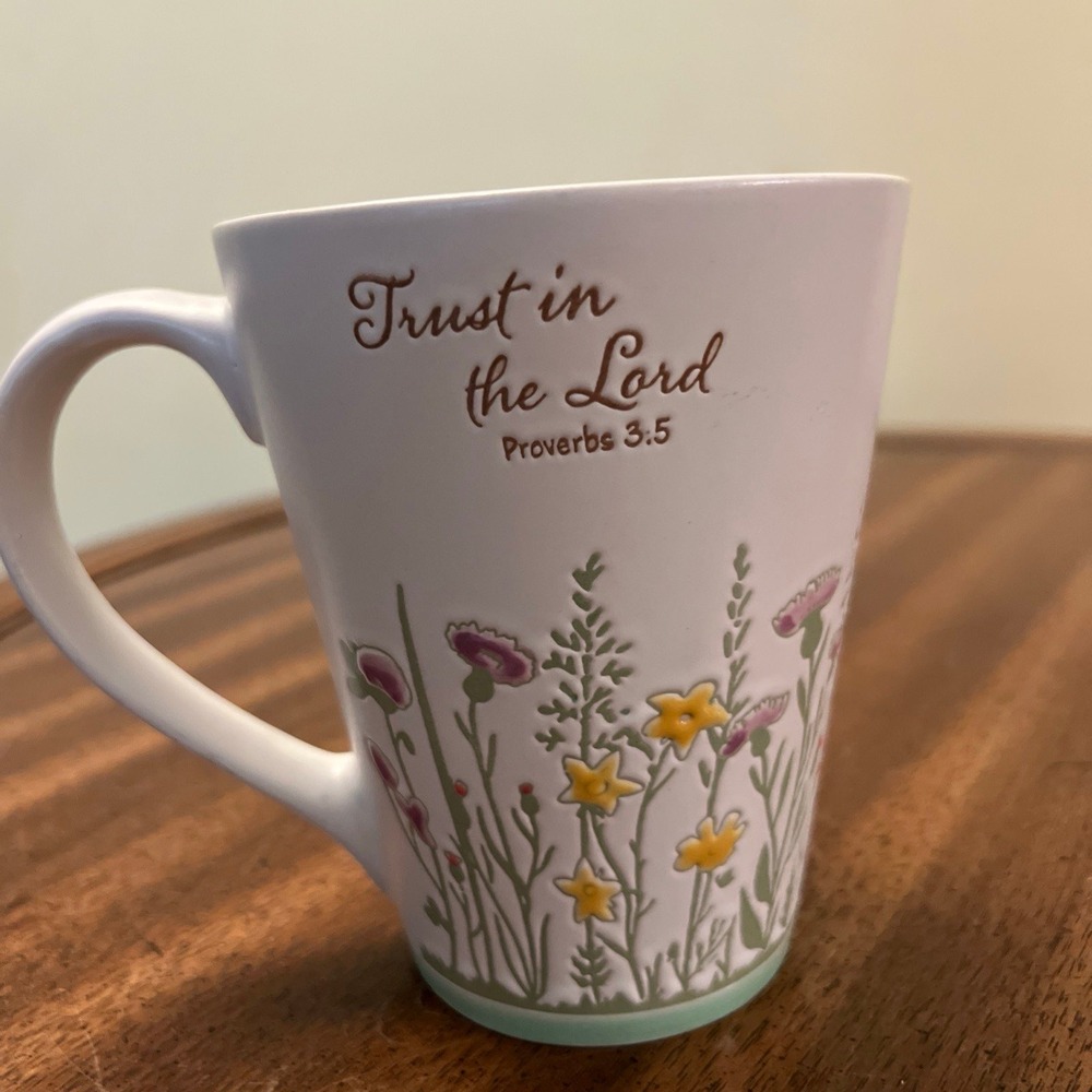 Trust In The Lord 17oz Mug Faith Scripture Bible Verse Spectrum Designz - Picture 1 of 11